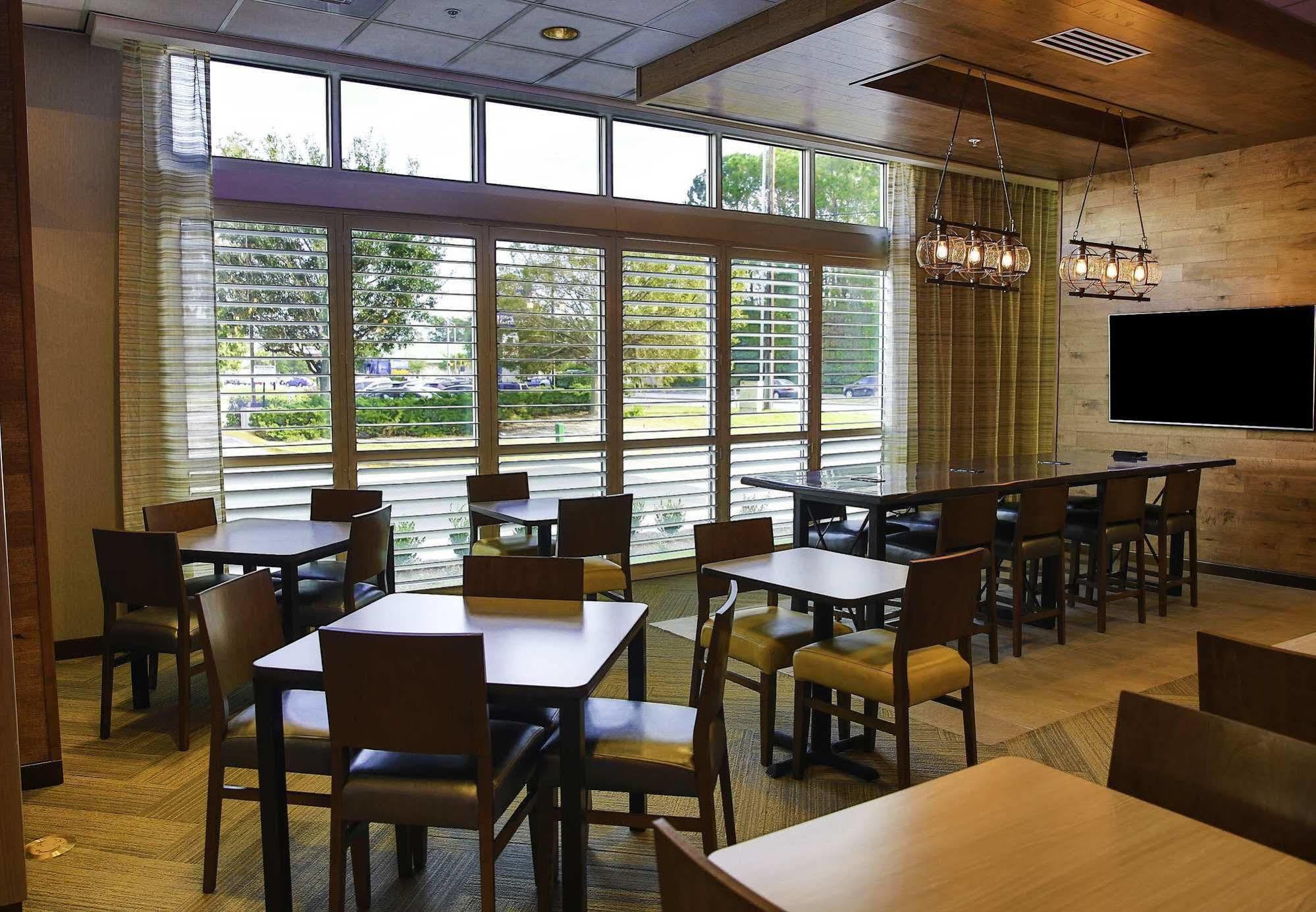 Fairfield Inn&Suites by Marriott Savannah Midtown Bagian luar foto